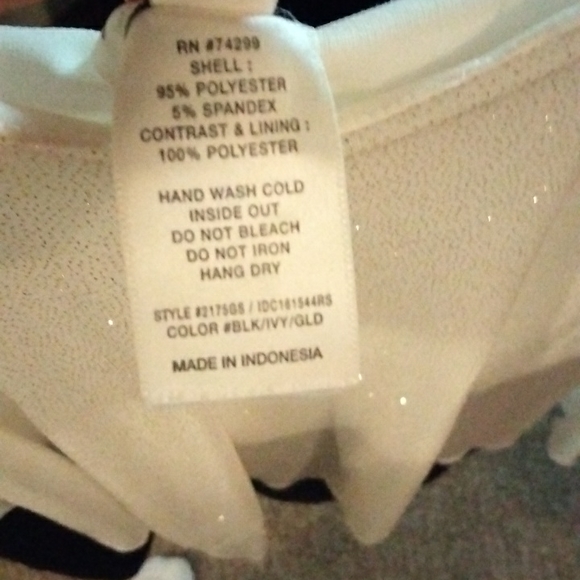 Dress - Picture 9 of 9